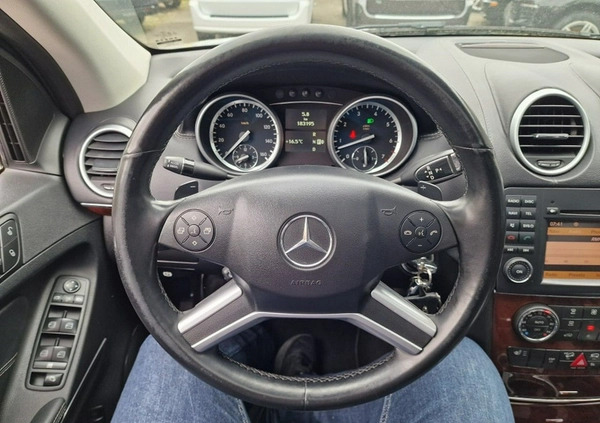 Mercedes-Benz GL cena 74990 przebieg: 183195, rok produkcji 2011 z Borne Sulinowo małe 742